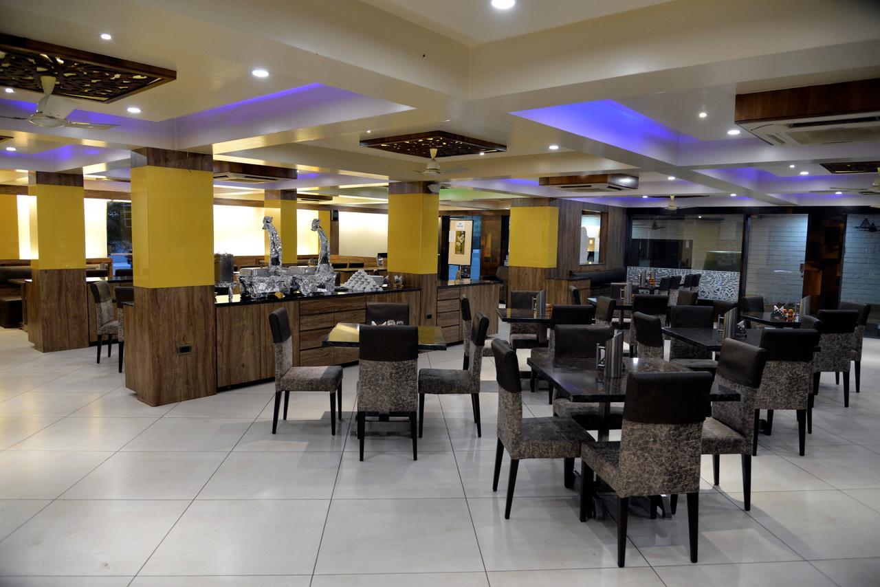Hotel Royale Heritage Nashik Extérieur photo
