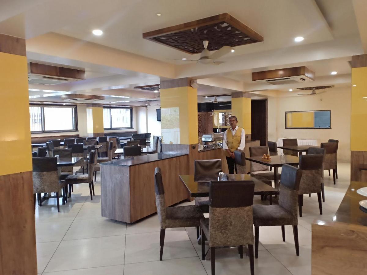 Hotel Royale Heritage Nashik Extérieur photo